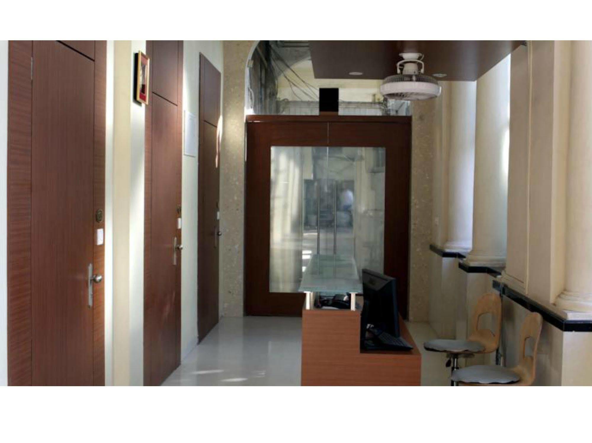 Hotel Elphinstone Mumbai  Buitenkant foto